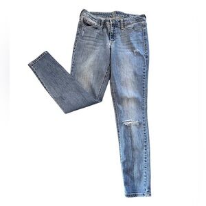 10 Crown & Ivy Belk skinny jeans ripped knee denim pants medium wash preppy y2k